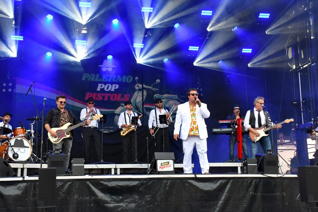 Palermo Pop Pistols live